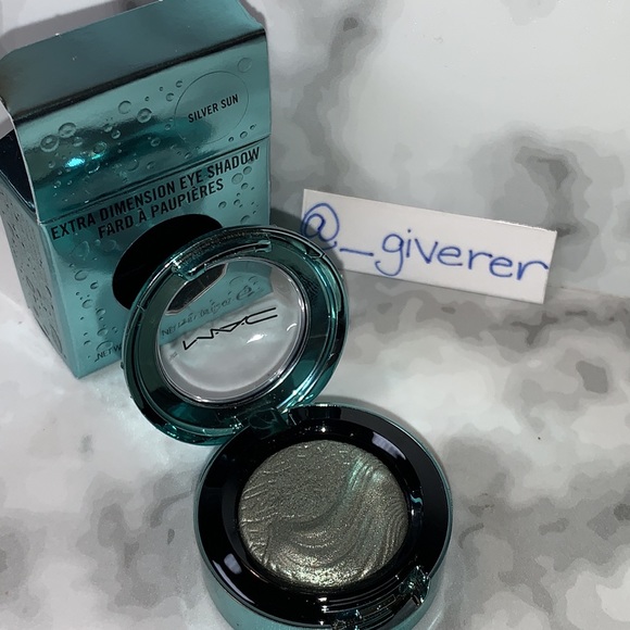 SILVER SUN Alluring Aquatic Extra Dimension Eyeshadow Collection MAC - Picture 3 of 16